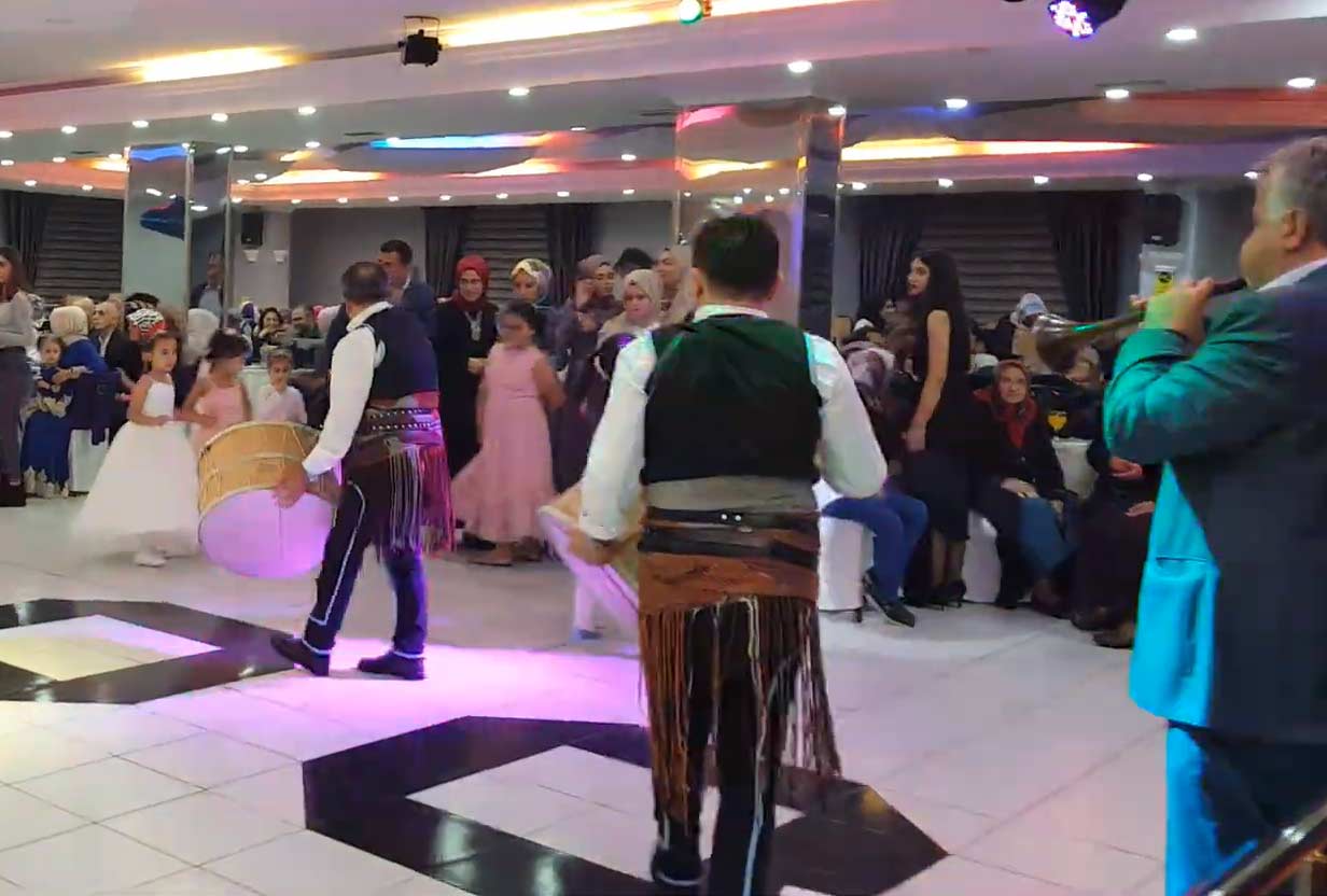 Bölgeye Hakim Profesyonel Davul Zurna Ekibi