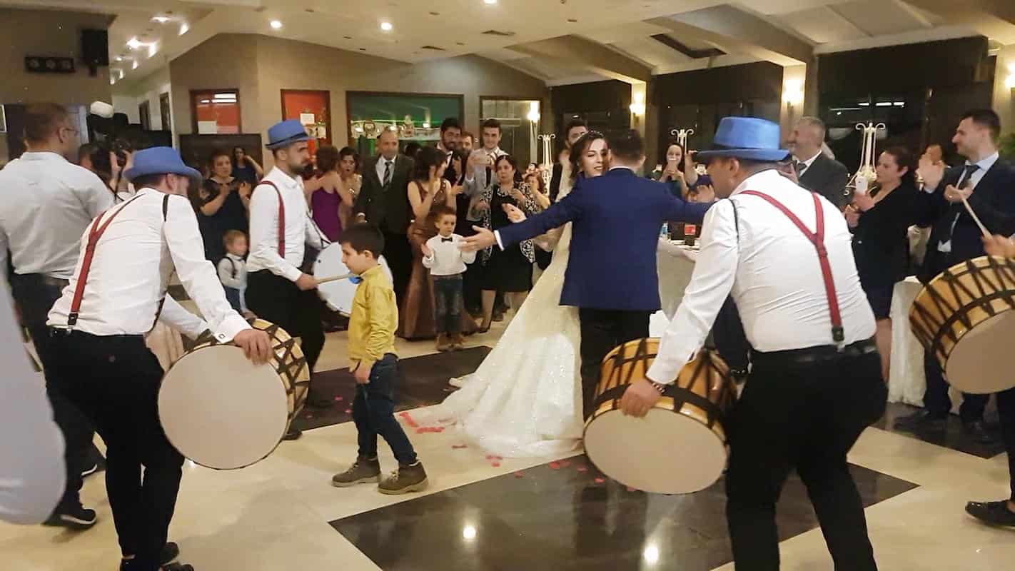 Yöresel Davul Zurna Performansı